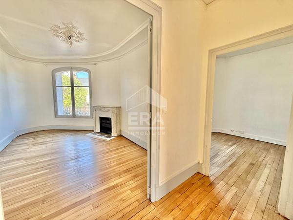 Appartement de caractère T4 de 67 m² avec cave. Parquet, moulures et cheminées
