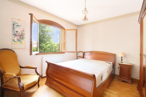 Maison
         5 pièces
        - 118 m² 378 000 € *