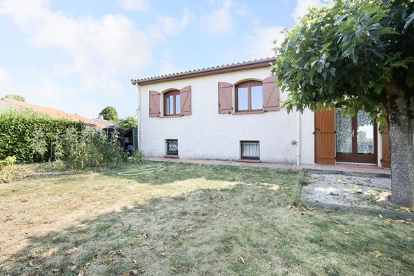 Maison
         5 pièces
        - 118 m² 378 000 € *