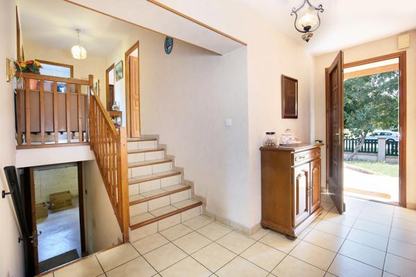 Maison
         5 pièces
        - 118 m² 378 000 € *