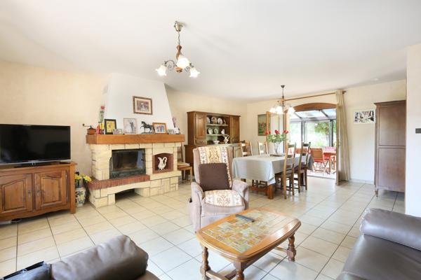 Maison
         5 pièces
        - 118 m² 378 000 € *
