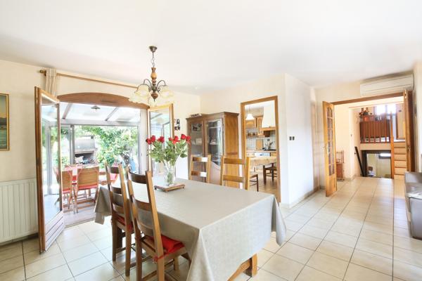 Maison
         5 pièces
        - 118 m² 378 000 € *