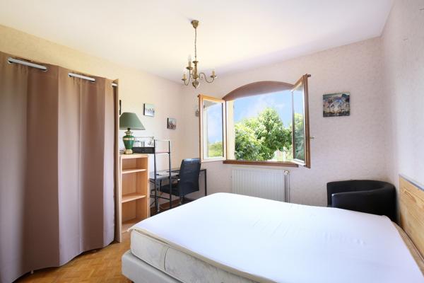 Maison
         5 pièces
        - 118 m² 378 000 € *