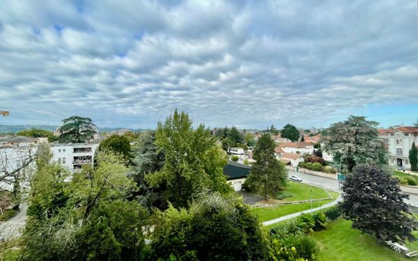 Appartement à vendre    2 pièces • 50 m2 Pau