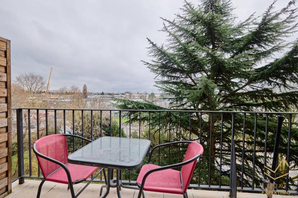 Fresnes (94260) Magnifique appartement traversant et avec 2 balcons, 85 m² loi carrez