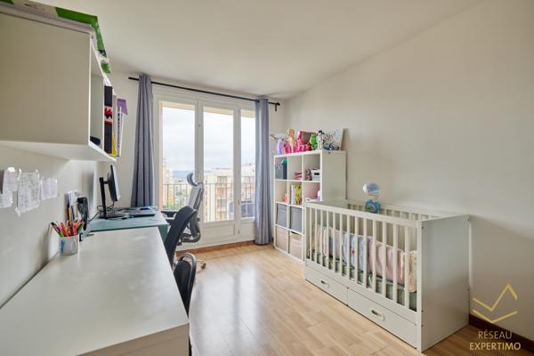 Fresnes (94260) Magnifique appartement traversant et avec 2 balcons, 85 m² loi carrez