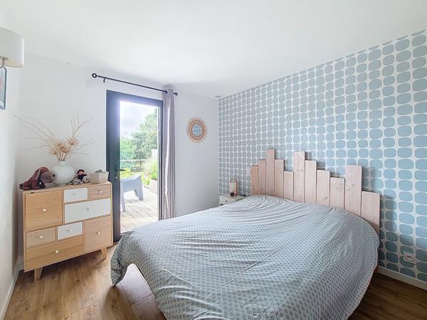 Maison contemporaine et écologique Entre bourg et chemins côtiers