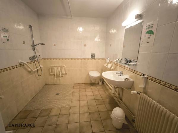 Fonds de commerce Hôtel 3 ★ à vendre À 20 min de Nevers, 25 min de Magny Cours