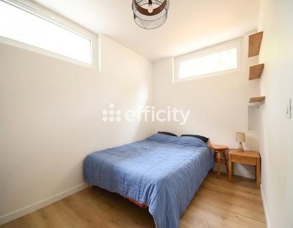 Maison
         7 pièces
        - 188 m² 580 000 € *