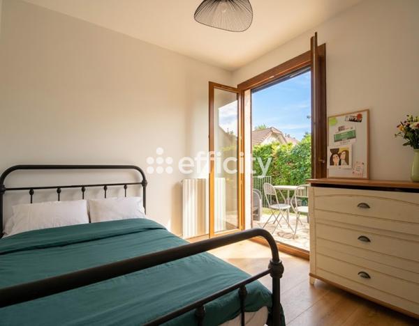 Maison
         7 pièces
        - 188 m² 580 000 € *