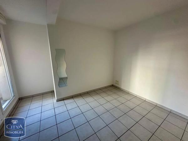 Appartement à louer 2 pièces 36.2m² Nîmes (30000)