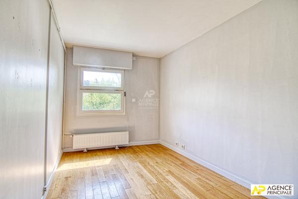 Versailles Rive-Droite Appartement 4 pièces 78.49 m² carrez situé au 2ème et dernier étage €570 000 ** - Référence 25431
