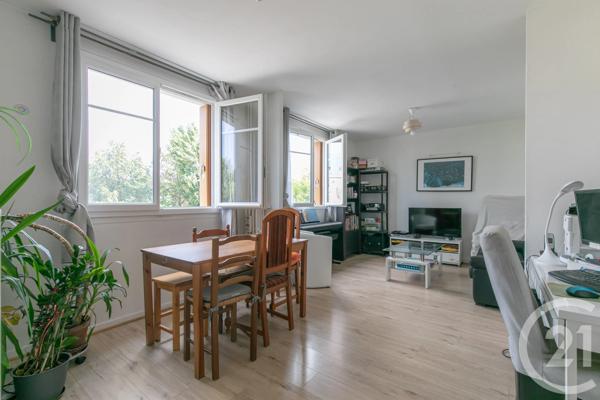 Appartement à vendre  3 pièces - 61 m 2   VILLIERS SUR MARNE  - 94