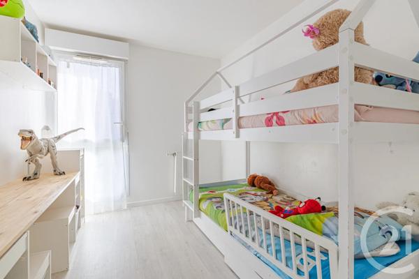Appartement à vendre  3 pièces - 61 m 2   VILLIERS SUR MARNE  - 94
