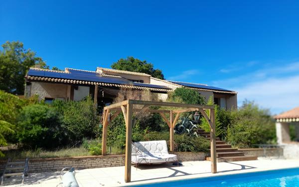 Maison à vendre    6 pièces •  La Brillanne