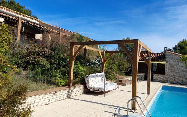 Maison à vendre    6 pièces •  La Brillanne