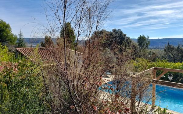 Maison à vendre    6 pièces •  La Brillanne