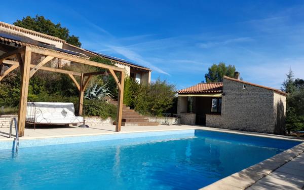 Maison à vendre    6 pièces •  La Brillanne