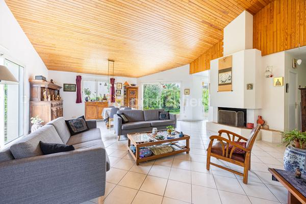 Vente
                Maison194 m² - 9 Pièces -
                    BASSE GOULAINE (44115)
