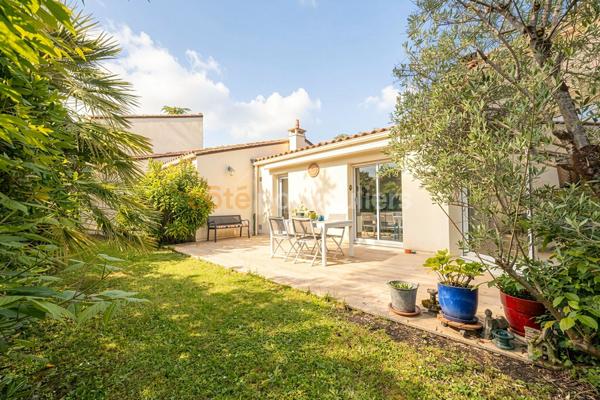 Vente
                Maison194 m² - 9 Pièces -
                    BASSE GOULAINE (44115)