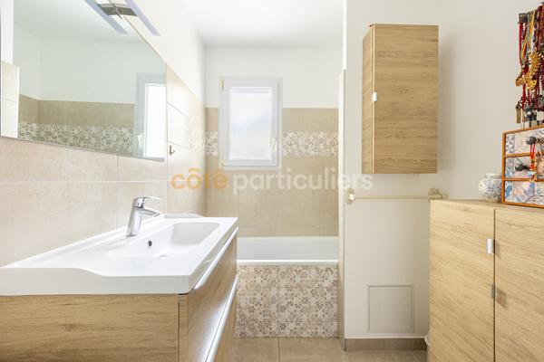 Vente
                Maison194 m² - 9 Pièces -
                    BASSE GOULAINE (44115)