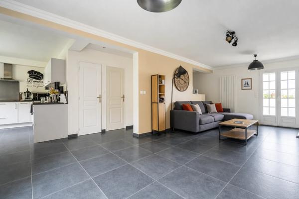 Maison
         5 pièces
        - 148 m² Exclusivité 579 000 € *