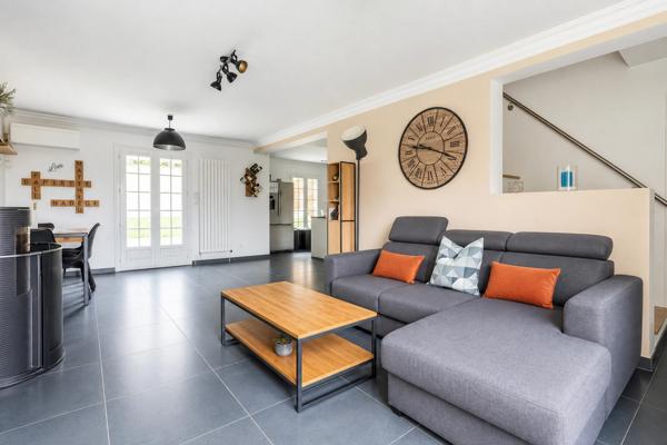 Maison
         5 pièces
        - 148 m² Exclusivité 579 000 € *