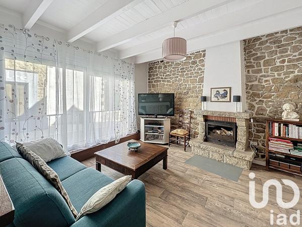 Maison traditionnelle 8 pièces de 143 m² à Locmariaquer (56740)