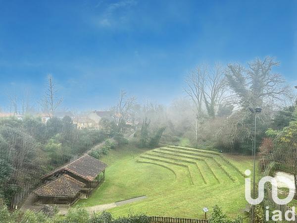 Appartement 4 pièces de 100 m² à Villeneuve-de-Marsan (40190)