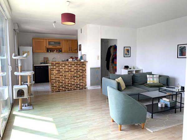 BORDEAUX CAUDERAN - Beau T3 en excellent état avec balcon et parking