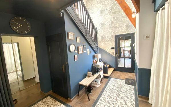 Maison à vendre    8 pièces •  Mézières-sur-Seine