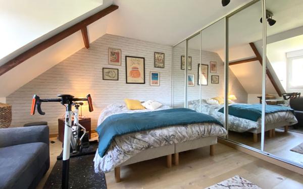 Maison à vendre    8 pièces •  Mézières-sur-Seine