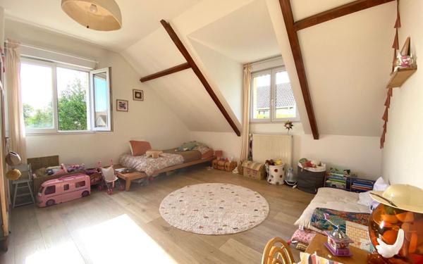 Maison à vendre    8 pièces •  Mézières-sur-Seine