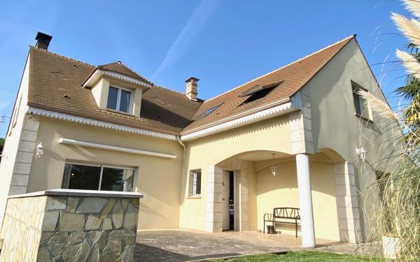 Maison à vendre    8 pièces •  Mézières-sur-Seine