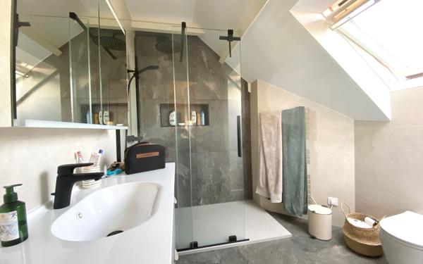 Maison à vendre    8 pièces •  Mézières-sur-Seine