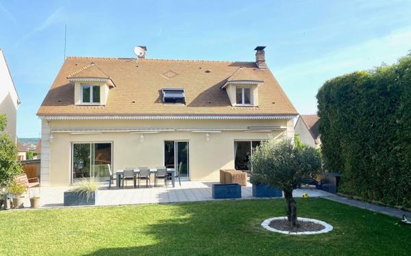 Maison à vendre    8 pièces •  Mézières-sur-Seine