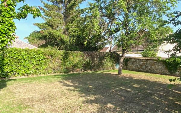 Maison à vendre    8 pièces •  Mézières-sur-Seine