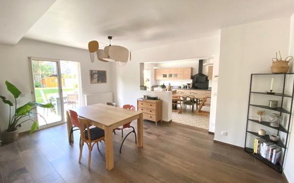 Maison à vendre    8 pièces •  Mézières-sur-Seine