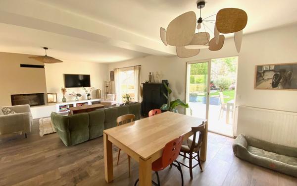 Maison à vendre    8 pièces •  Mézières-sur-Seine