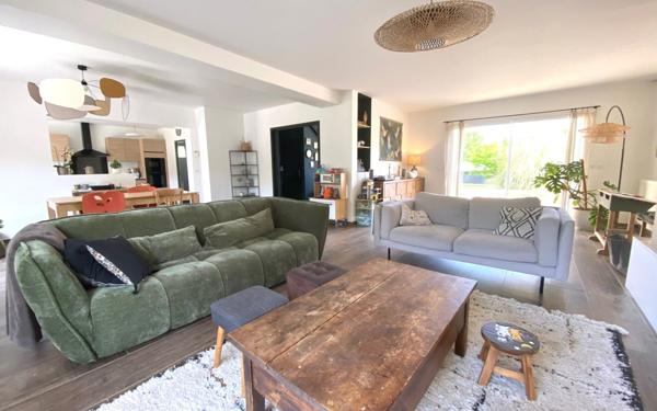 Maison à vendre    8 pièces •  Mézières-sur-Seine