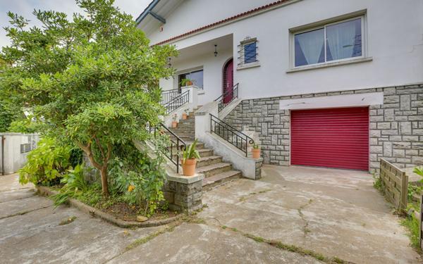 Maison à vendre    5 pièces • 200 m2 Anglet