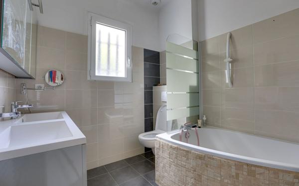 Maison à vendre    5 pièces • 200 m2 Anglet