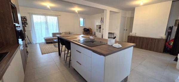 Maison à DOL-DE-BRETAGNE, 35120 - 2 pièces 70m²