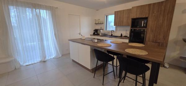 Maison à DOL-DE-BRETAGNE, 35120 - 2 pièces 70m²