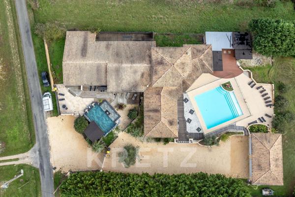Villa contemporaine de 550m², avec deux piscine et spa