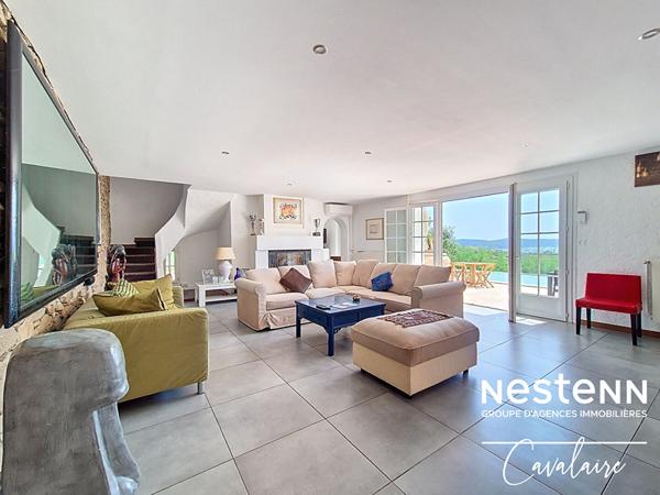 Maison Cavalaire-sur-mer 4 pieces 180 m2 vue mer et piscine