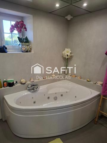 GRANDE MAISON DE VILLE AVEC SOUS SOL ET DEPENDANCE