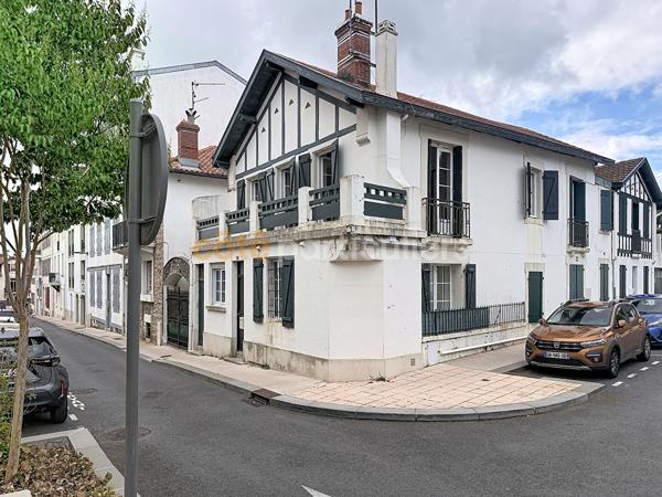Vente
                Appartement51 m² - 2 Pièces -
                    BIARRITZ (64200)