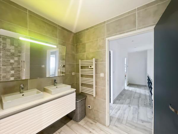 Bouliac (33270) A VENDRE A BOULIAC, VILLA CONTEMPORAINE , 5 CHAMBRES