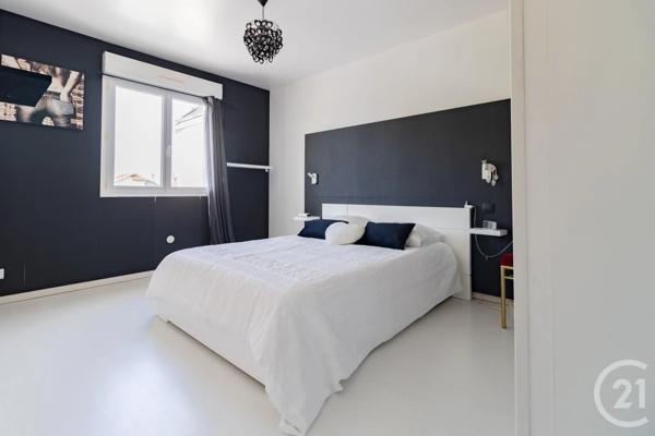 Maison à vendre  8 pièces - 236 m 2   VIGNEUX SUR SEINE  - 91